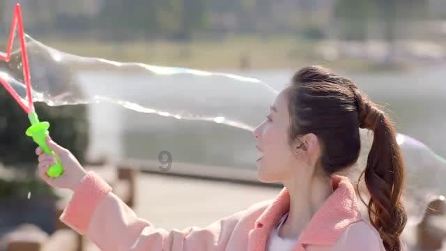 东南亚女孩逃脱