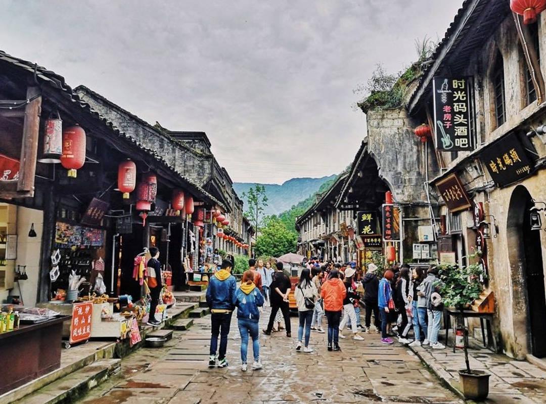 小镇惊魂